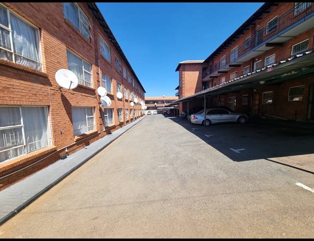 2 BEDROOM APARTMENT FOR SALE IN FLORIDA